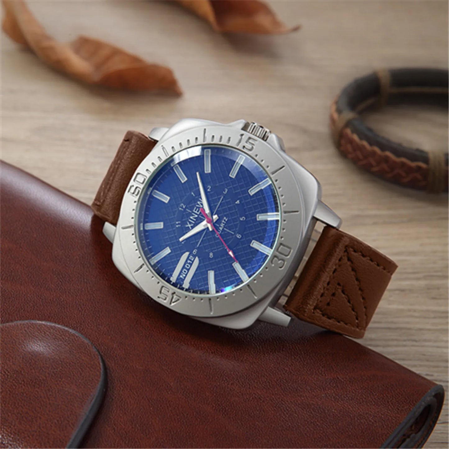 2025 New Casual Fashion Quartz Wristwatch Men And Women Leather Strap Simple Circular Dial Wristwatch Decorations ﻿
