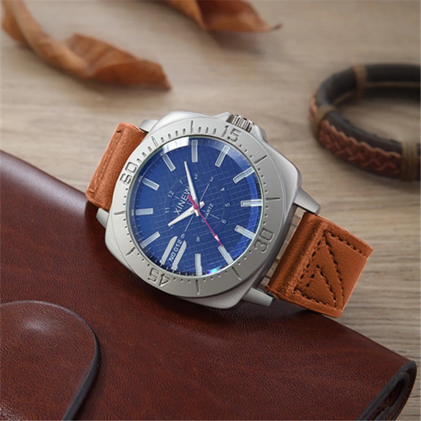 2025 New Casual Fashion Quartz Wristwatch Men And Women Leather Strap Simple Circular Dial Wristwatch Decorations ﻿