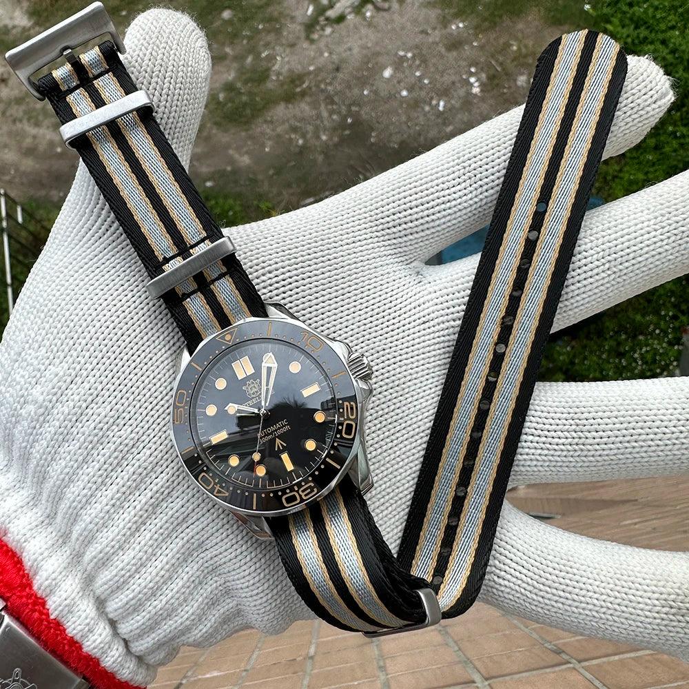 S74047ab4f01840a9a94cf6f030c05ccfe - Wear444