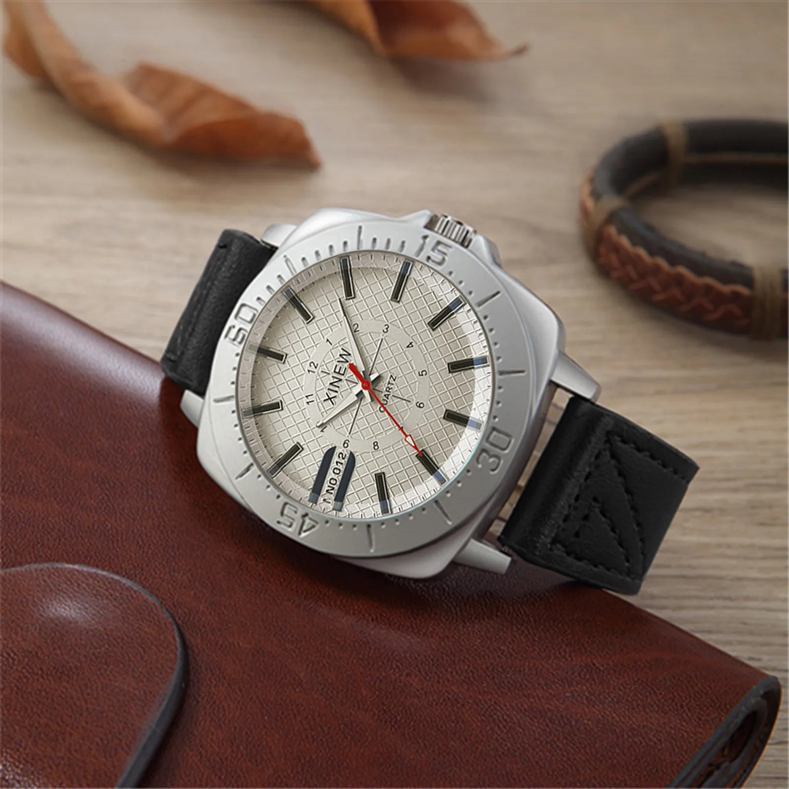 2025 New Casual Fashion Quartz Wristwatch Men And Women Leather Strap Simple Circular Dial Wristwatch Decorations ﻿