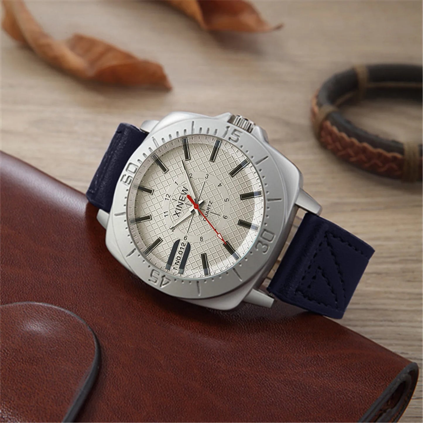 2025 New Casual Fashion Quartz Wristwatch Men And Women Leather Strap Simple Circular Dial Wristwatch Decorations ﻿